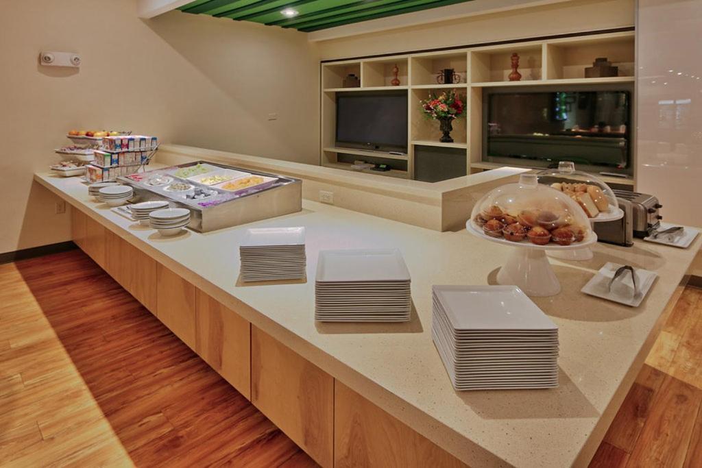 Holiday Inn Roswell By Ihg Exterior photo